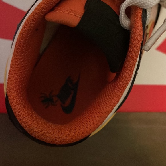 Nike dunks (Halloween edition) - Picture 6 of 8